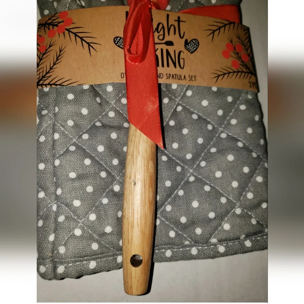 : * Bright Baking Holiday christmas 2pc Oven Mitt and Spatula Set winter deer